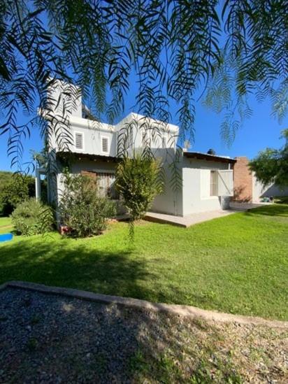 Casa Privada para 8 personas con pileta Talar de Mendiolaza - Bed and Breakfast
