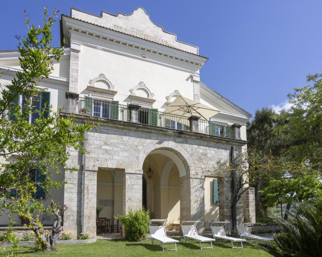 Entire Private Floor in an 1800s Frescoed Villa with Historic Park - Villa Mastrangelo - B&B