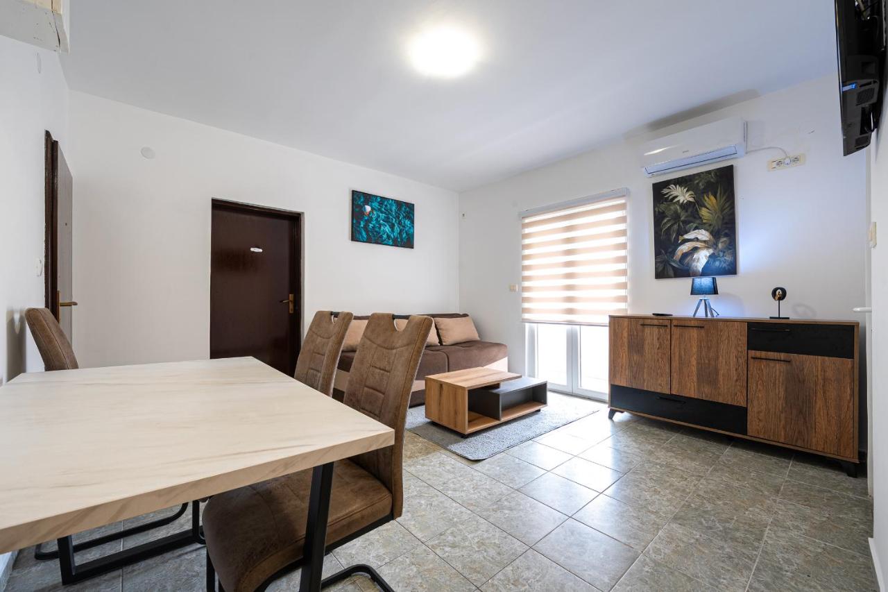 Apartment mit Balkon