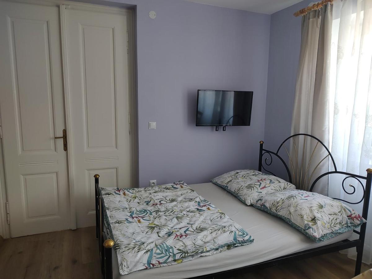 Quadruple Room with Private Bathroom