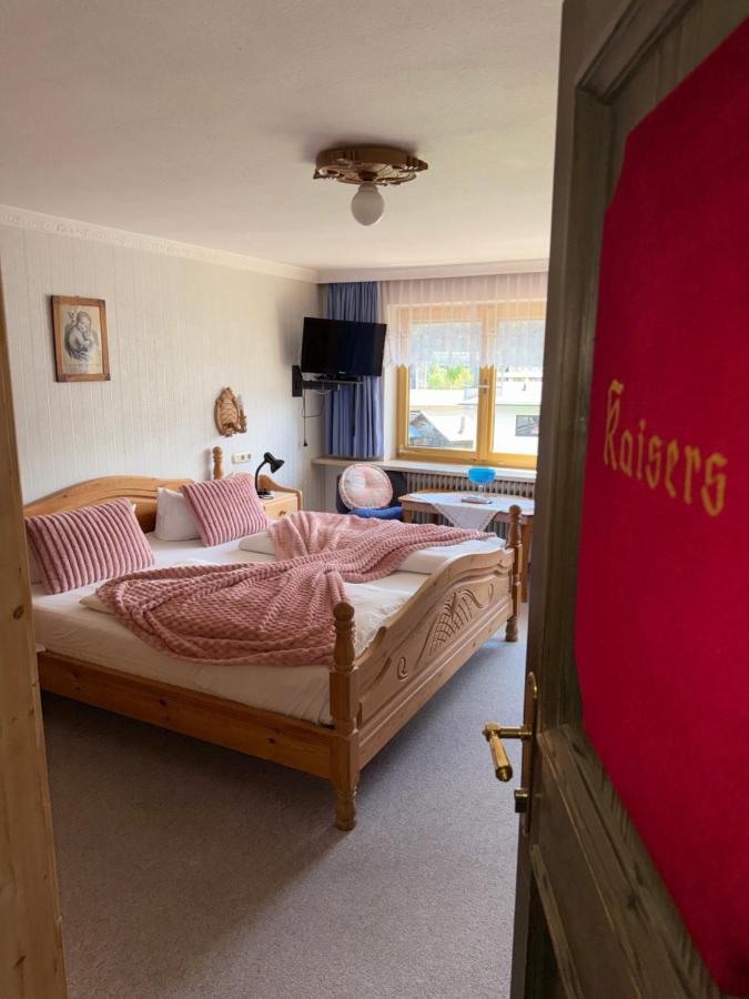 Appartement met 1 slaapkamer, balkon en uitzicht op de bergen.