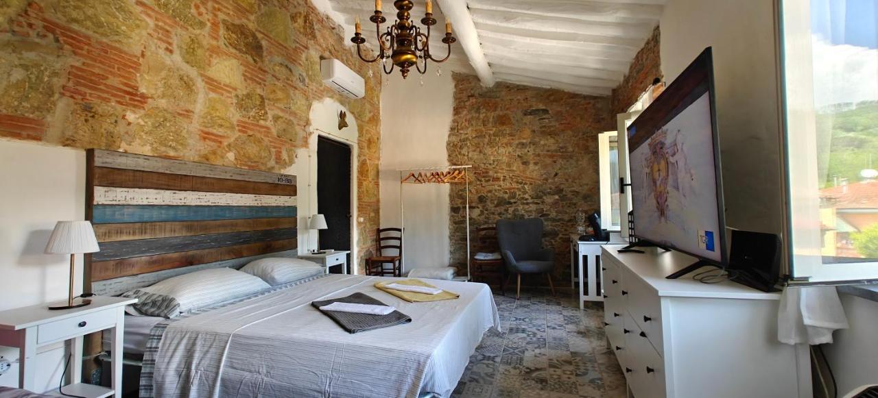 Double Room with Shared Toilet