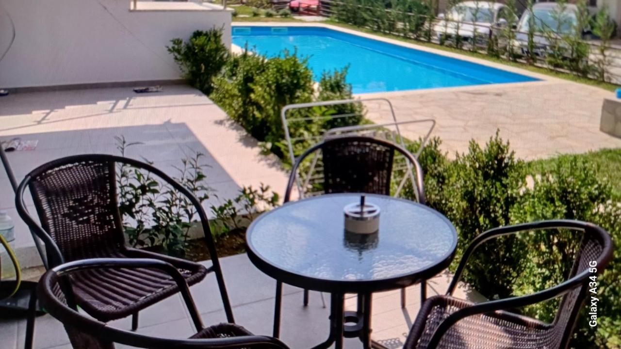Perla Beach Apartments - B&B Ofrínion