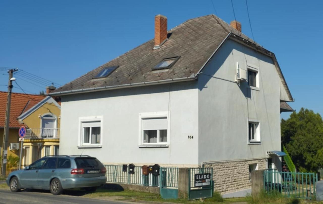 Azúr apartman - Ferienwohnung Hévíz