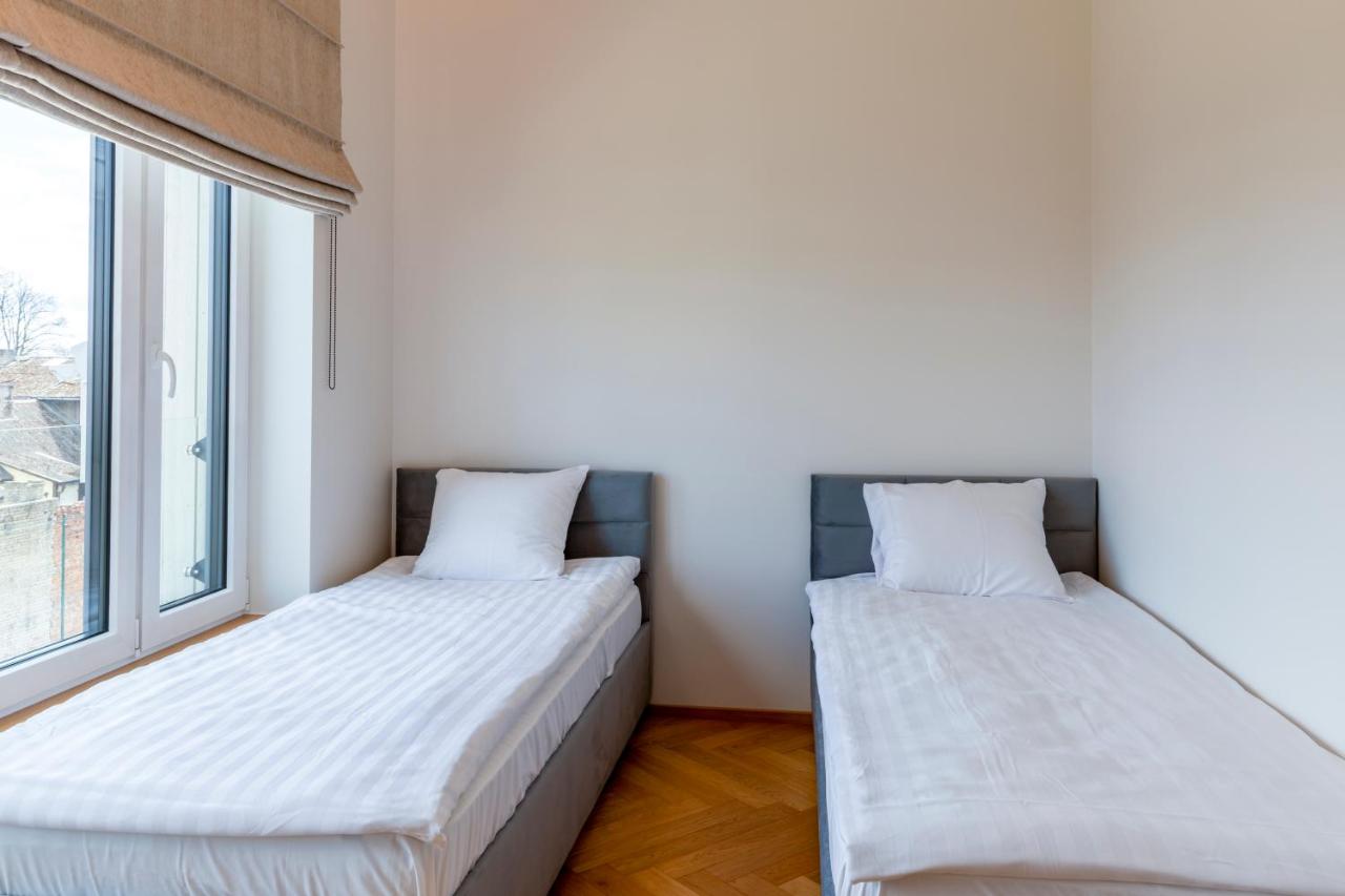 Appartamento Deluxe con 2 Camere da Letto e Balcone