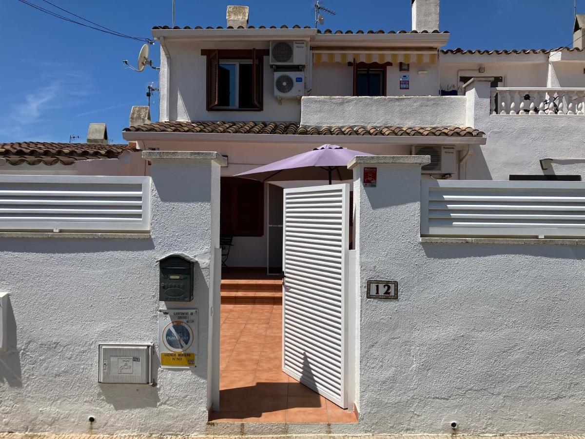 Costa Dorada Beach Villa with Shared Pool and Terrace - Bed and Breakfast Creixell
