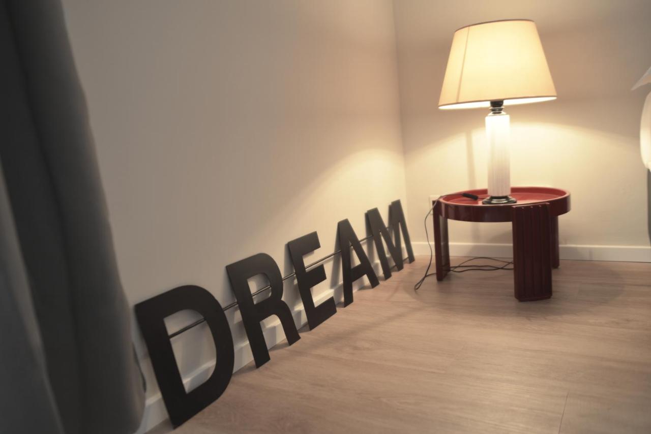 One-Bedroom Deluxe Apartment