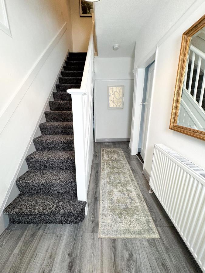 Hambledon House 4BR Entire Home - B&B