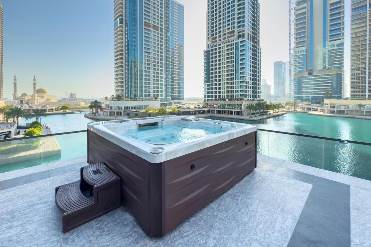 Brand New Luxury One Bedroom - Bed and Breakfast Dubai