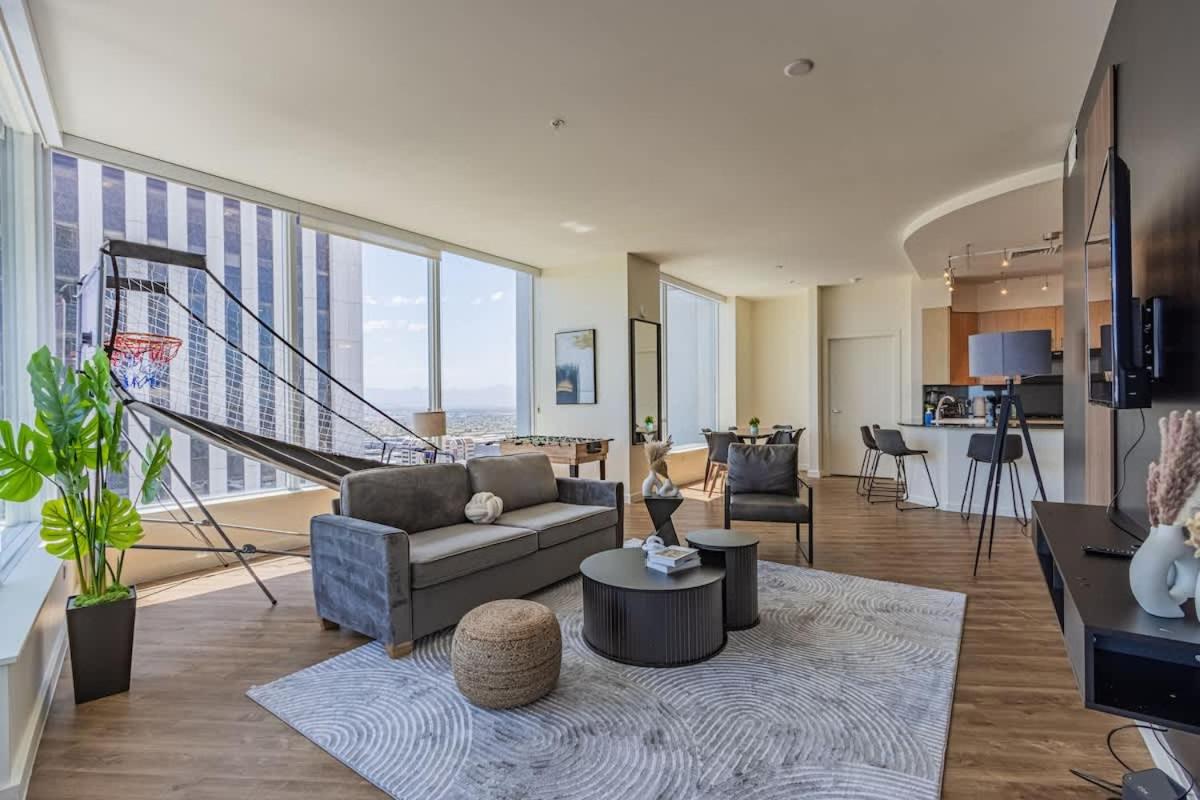Elegant 28th Floor High Rise, Gym, Parking, Pool, Golf - Bed and Breakfast