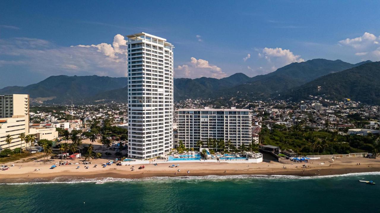 Gorgeous 1BR Condo with Pools & Sea Views - B&B Puerto Vallarta