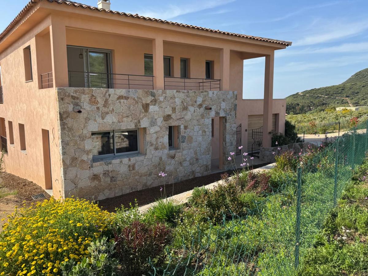 L'Osari, villa vue mer, accès plage à pied, jardin clos pour enfants - B&B