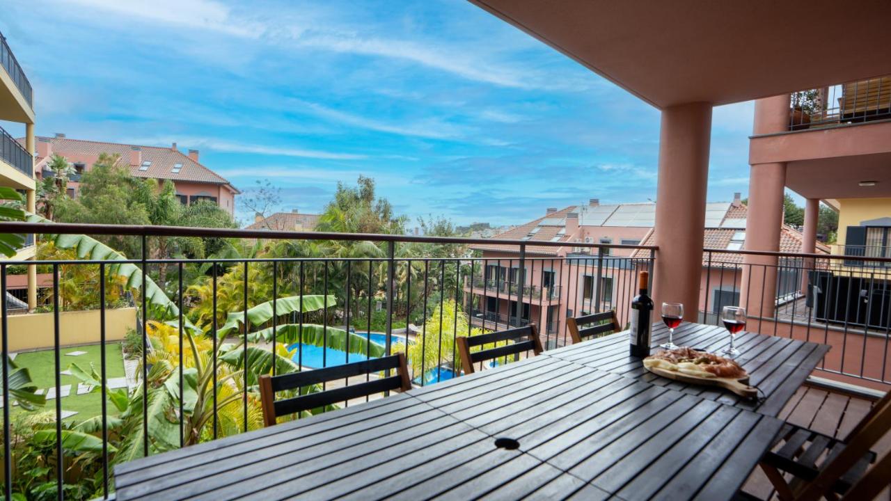 Deluxe Living Pool Oasis by LovelyStay - Chambres d'hôtes Funchal