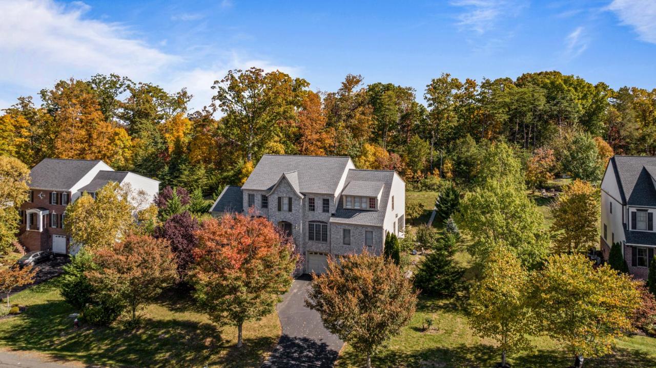 Cozy room with private entrance In Ashburn close IAD and DC - B&B