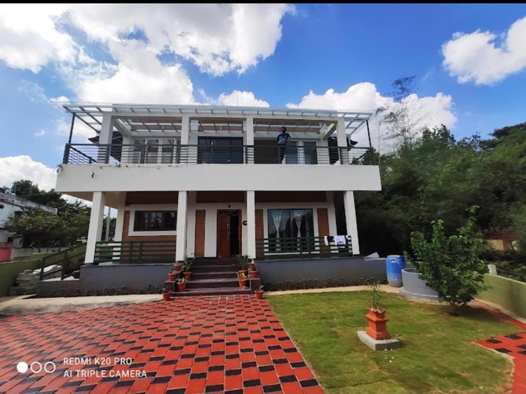 Ashraya Stay - B&B
