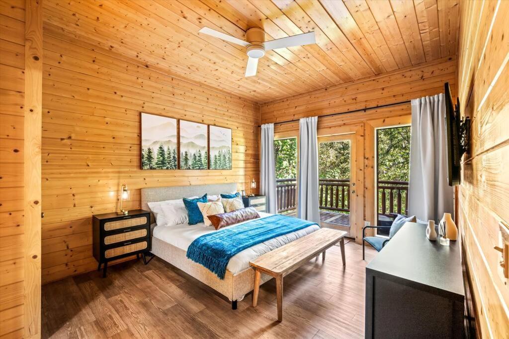 Lux 7BR Cabin, Pool, Hot Tub, Game Room, Dollywood for 24 - Ferienwohnung Sevierville