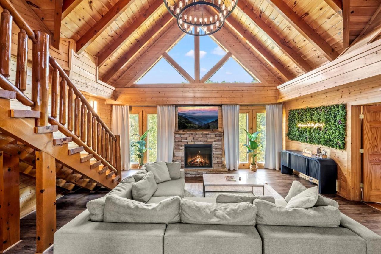 Lux 7BR Cabin, Pool, Hot Tub, Game Room, Dollywood for 24 - Ferienwohnung Sevierville