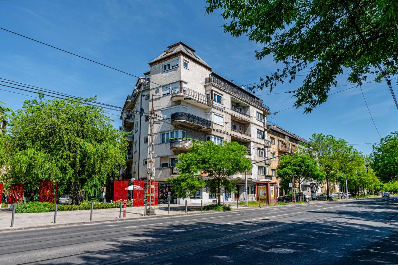 Cozy Haven Budapest- Quiet Family Apartment with AC and Smart Tv - Chambres d'hôtes Budapest