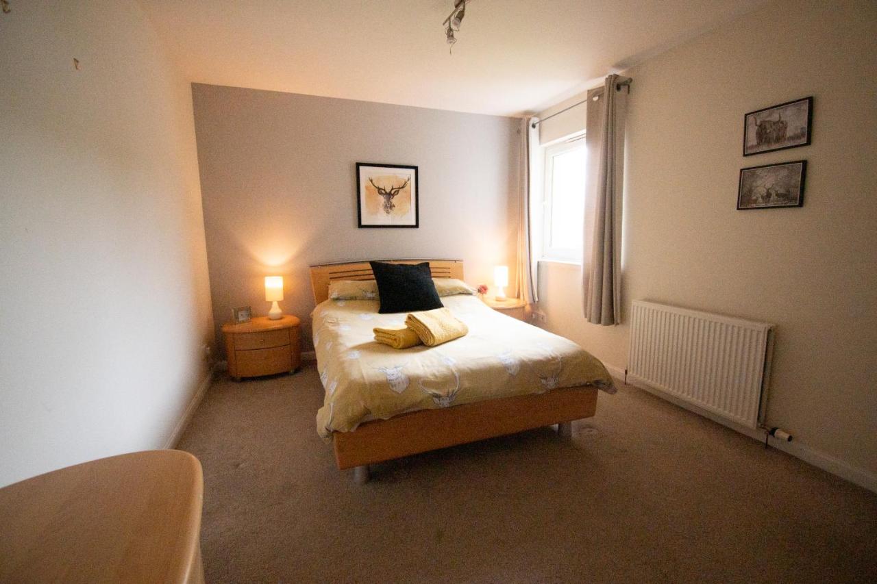 NEW Aberdeen Holiday Apartment - Entire Use - B&B