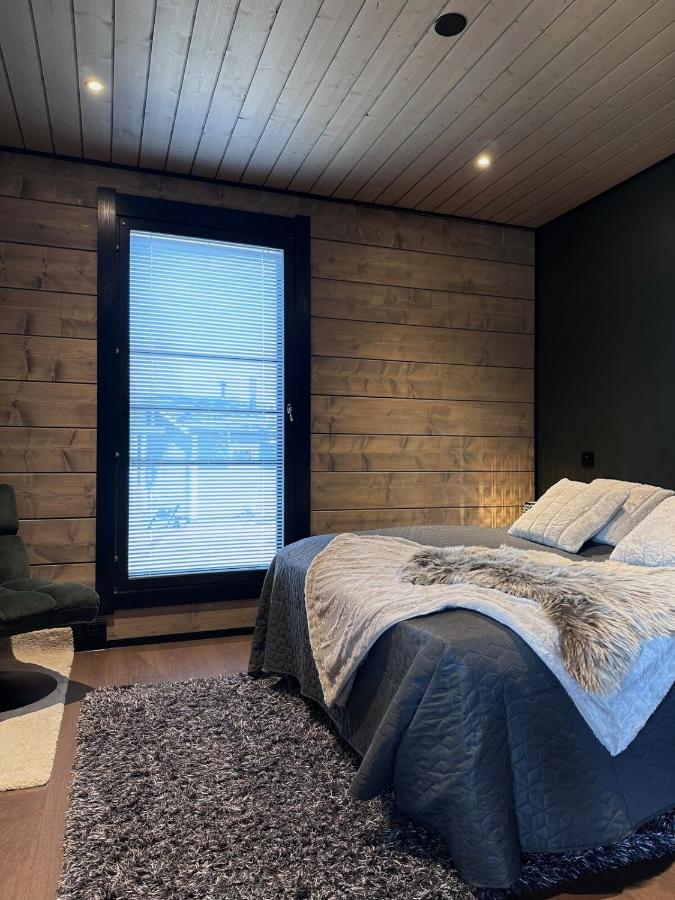 Villa Norvahovi - Lake view, sauna and wood interior - Chambres d’hôtes Rovaniemi