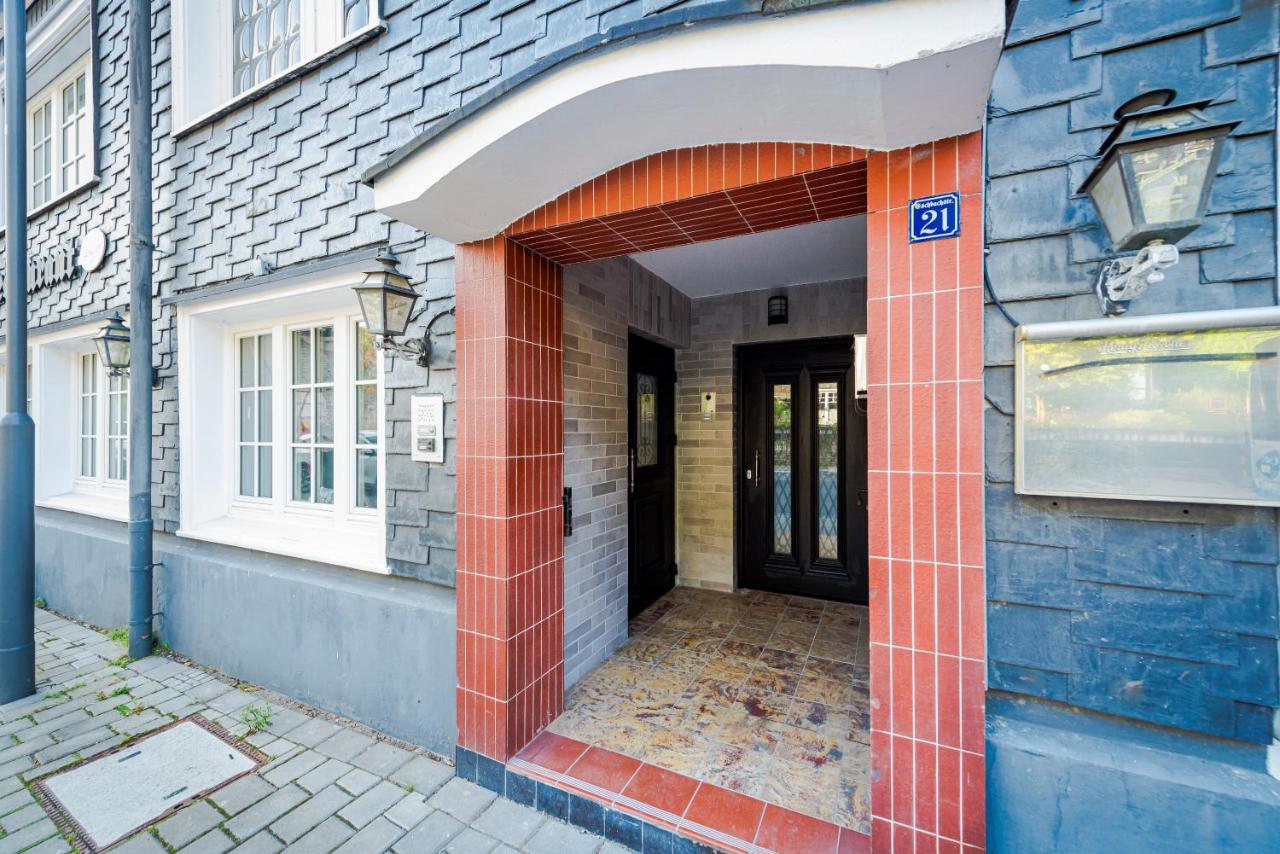 Stilvolle Apartments mit Kamin - Schlossblick und großer Terrasse 2-4 Zimmer 50-140qm - nahe A1 und Schloss Burg - Köln - B&B
