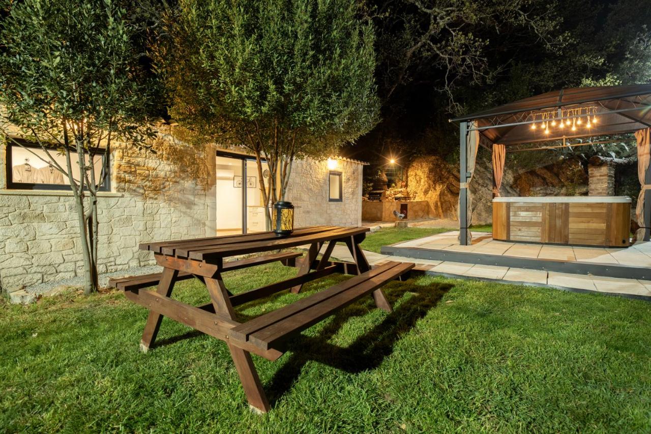 Ô Jacuzzi du Mazet - B&B
