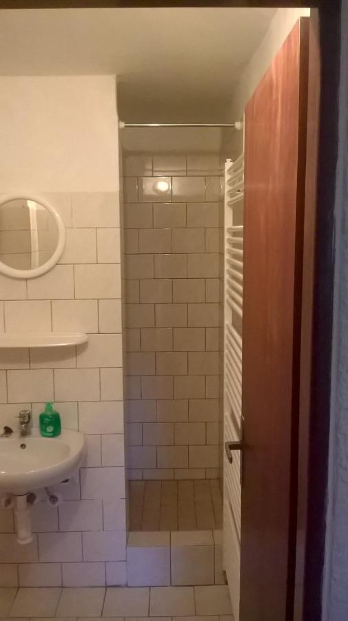 Twin Room with Shower