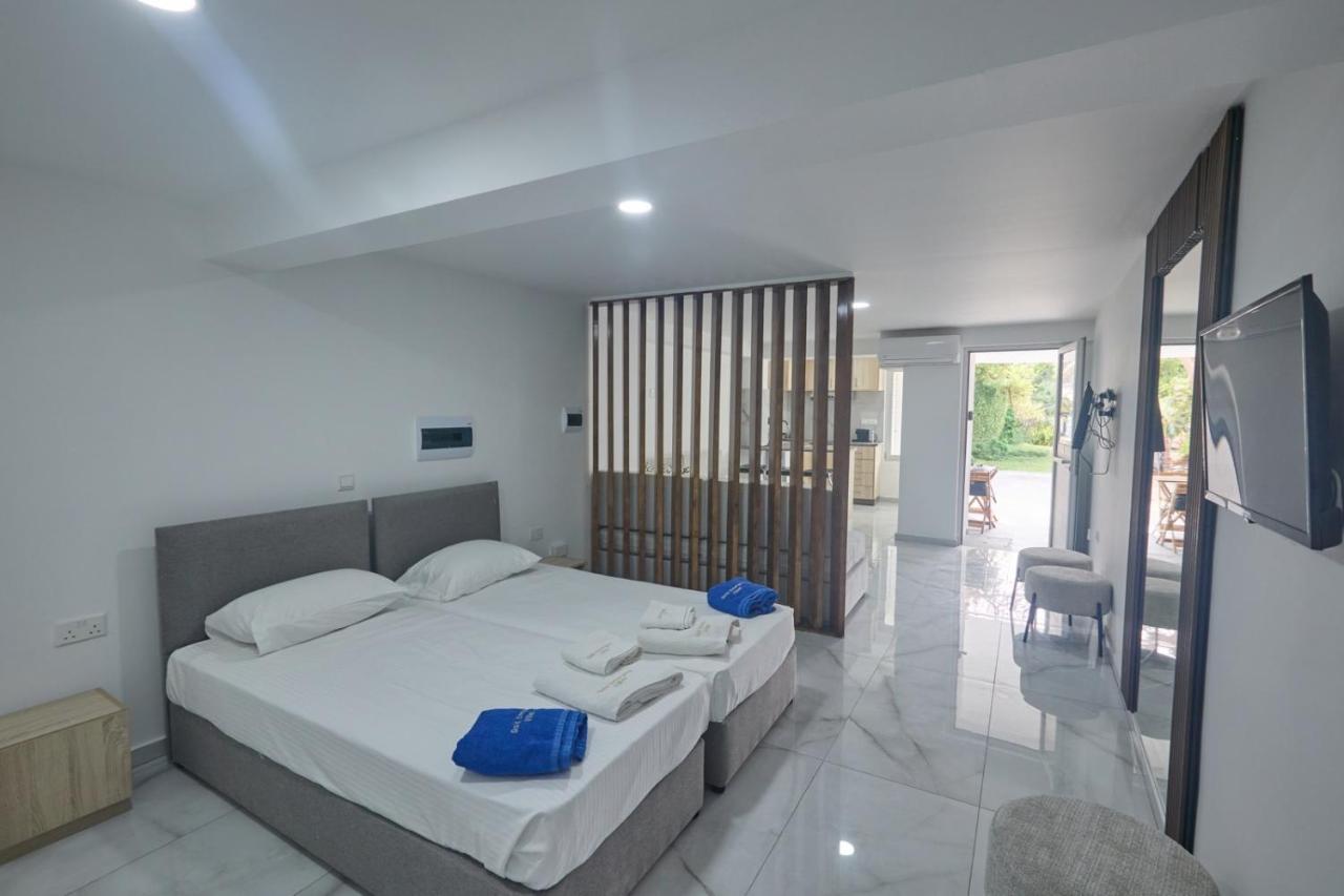 Gold Emerging Villas Ltd Apart 5 - B&B