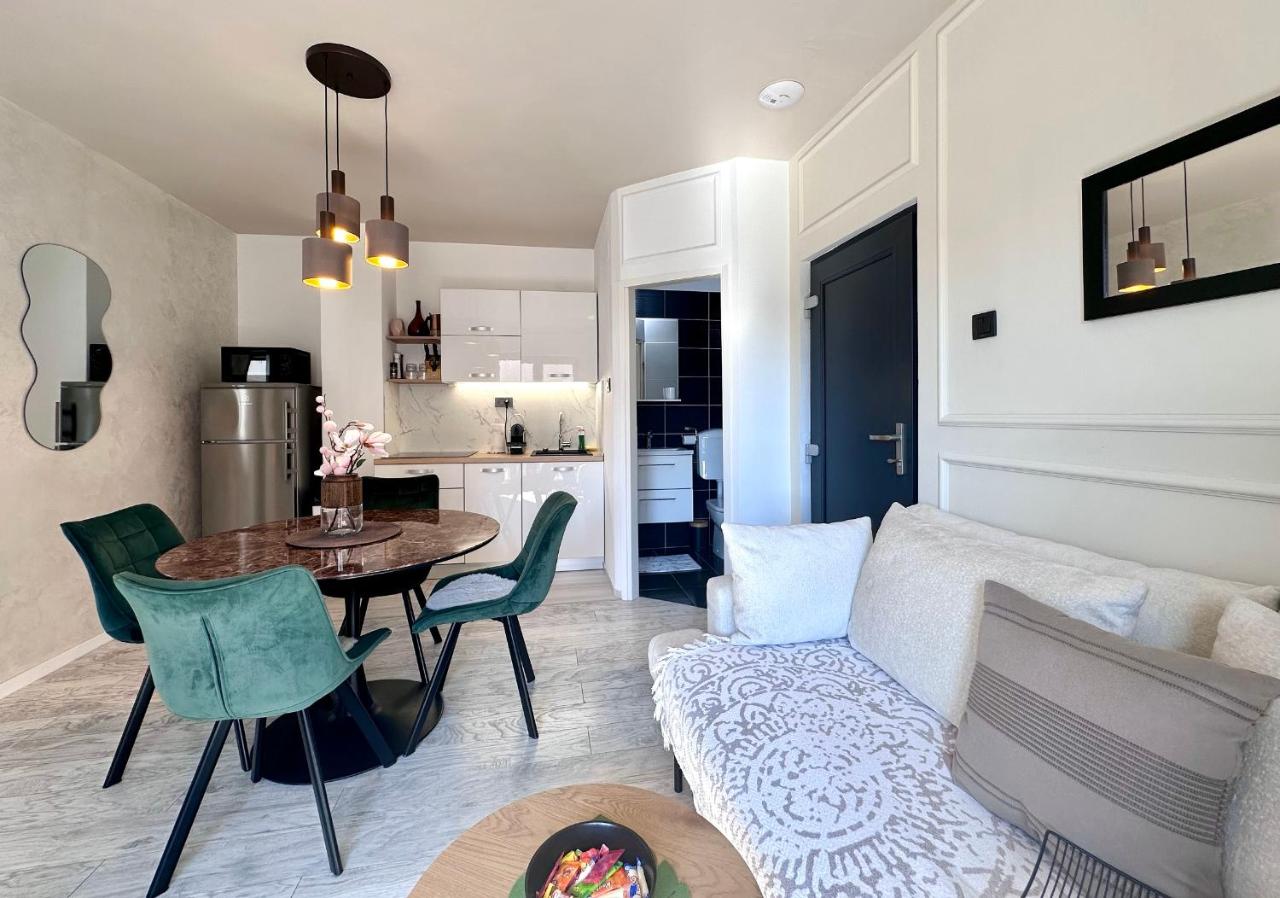 Appartamento Deluxe con 2 Camere da Letto e Balcone