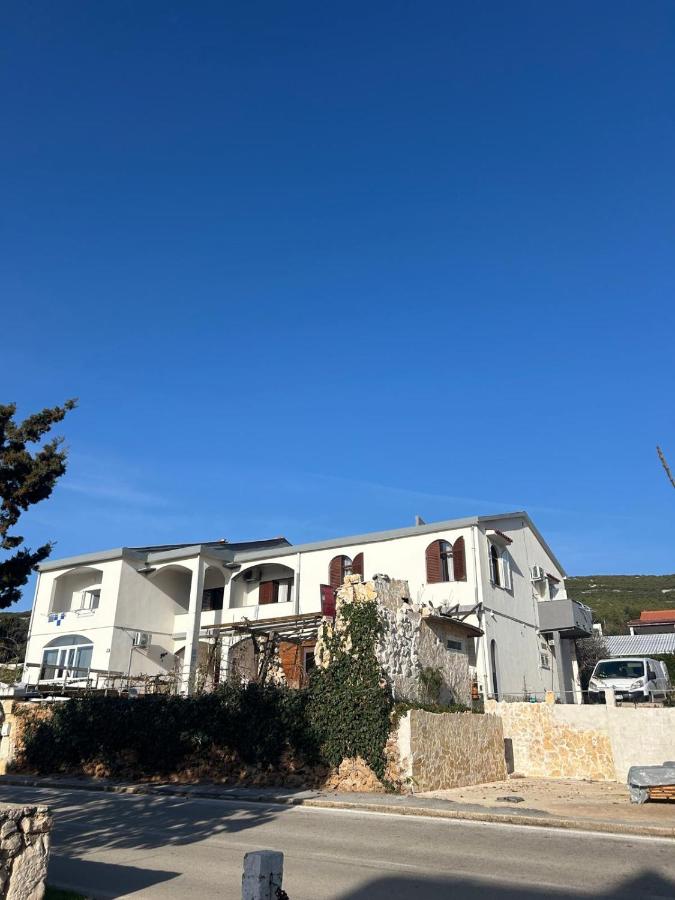 Apartmani Kasteljan 12, Stara Novalja - B&B