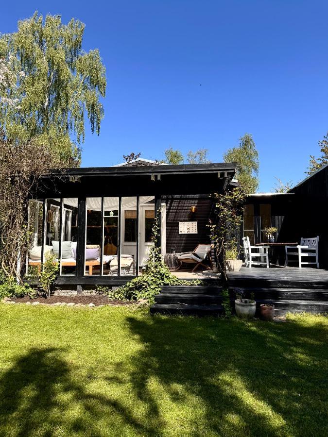 5 min from the water's edge - B&B Strøby