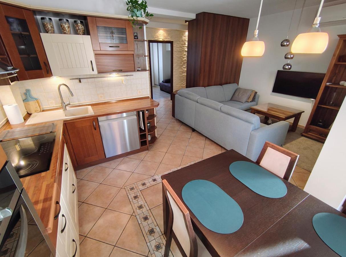 Tom & Jerry Apartment