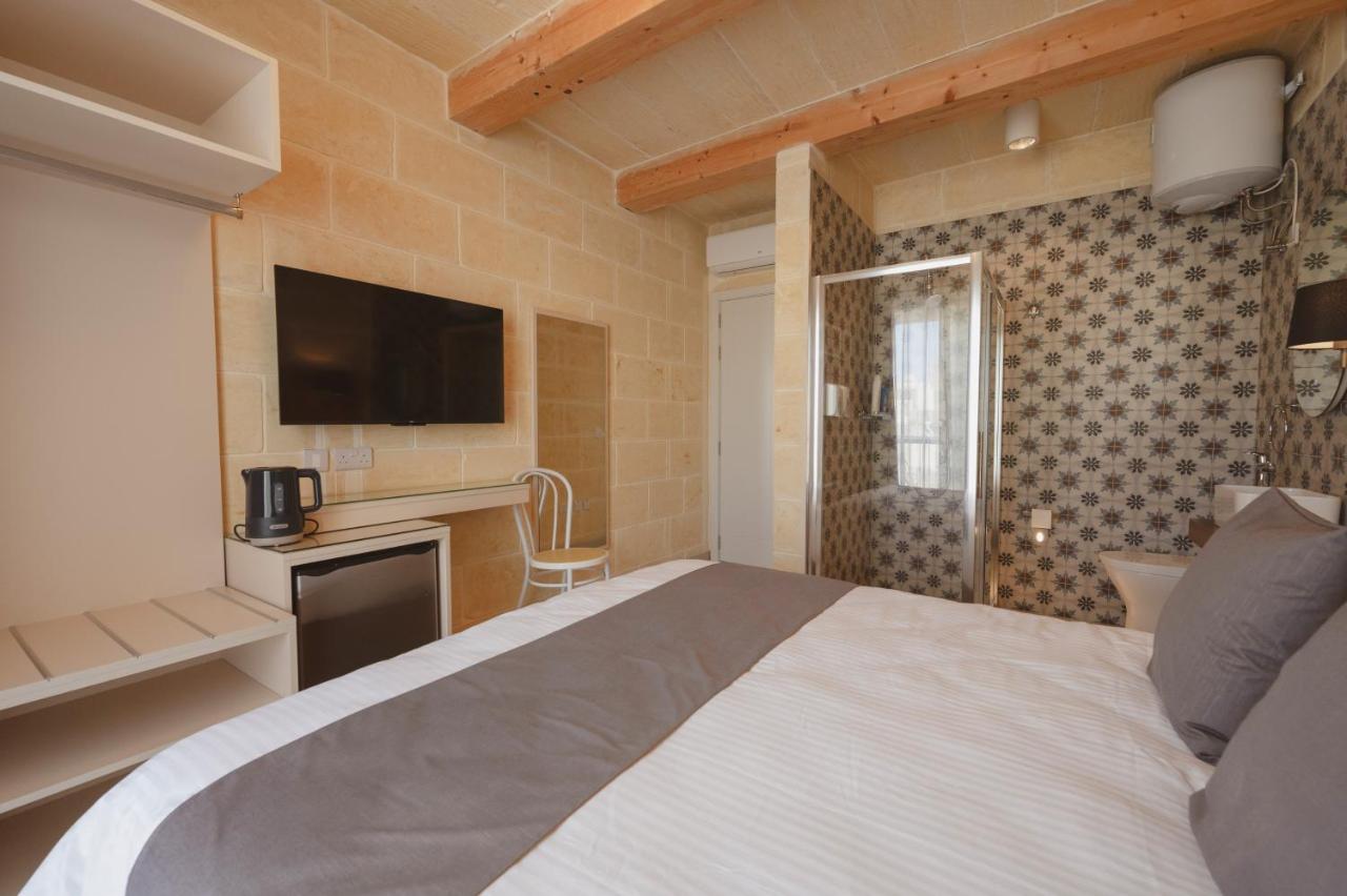 Deluxe Double or Twin Room with Pool View