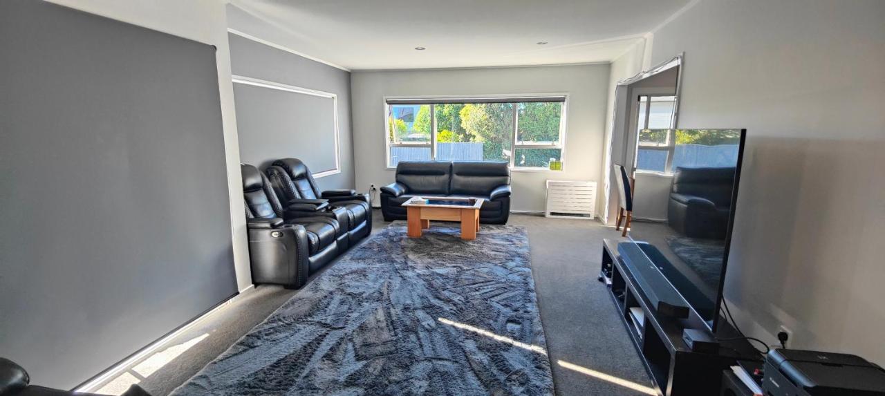 Fully Renovated 3 Bedroom Home - B&B