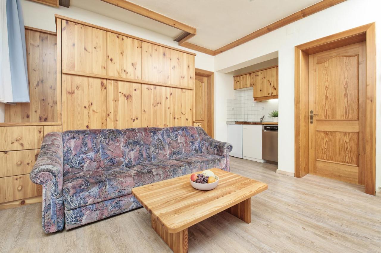 Family Apartment (2 Adults + 2 Children) with Terrace