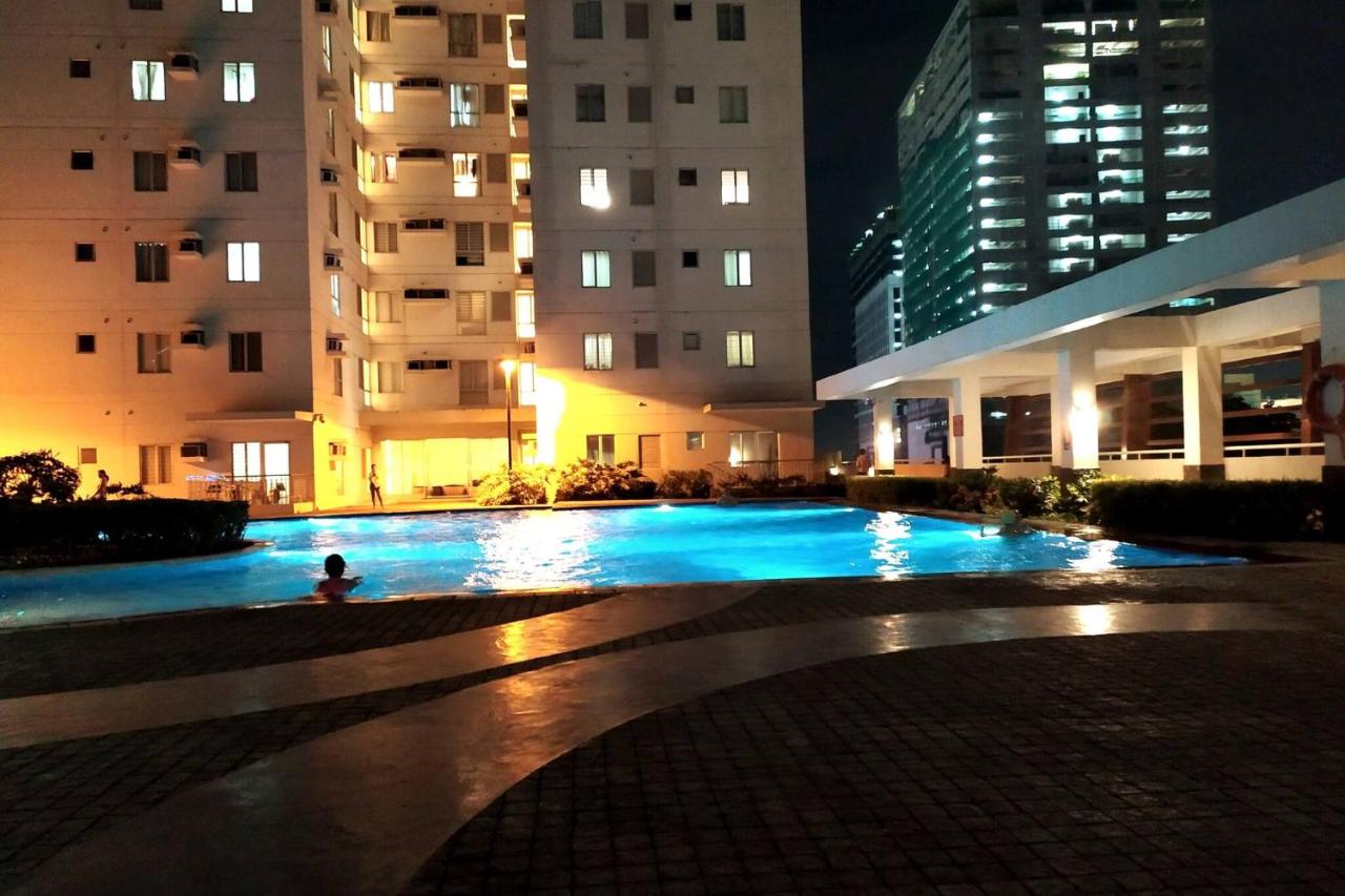 Panorama Studio 24Fa | Netflix 4k - Avida IT Park - B&B Ciudad de Cebú