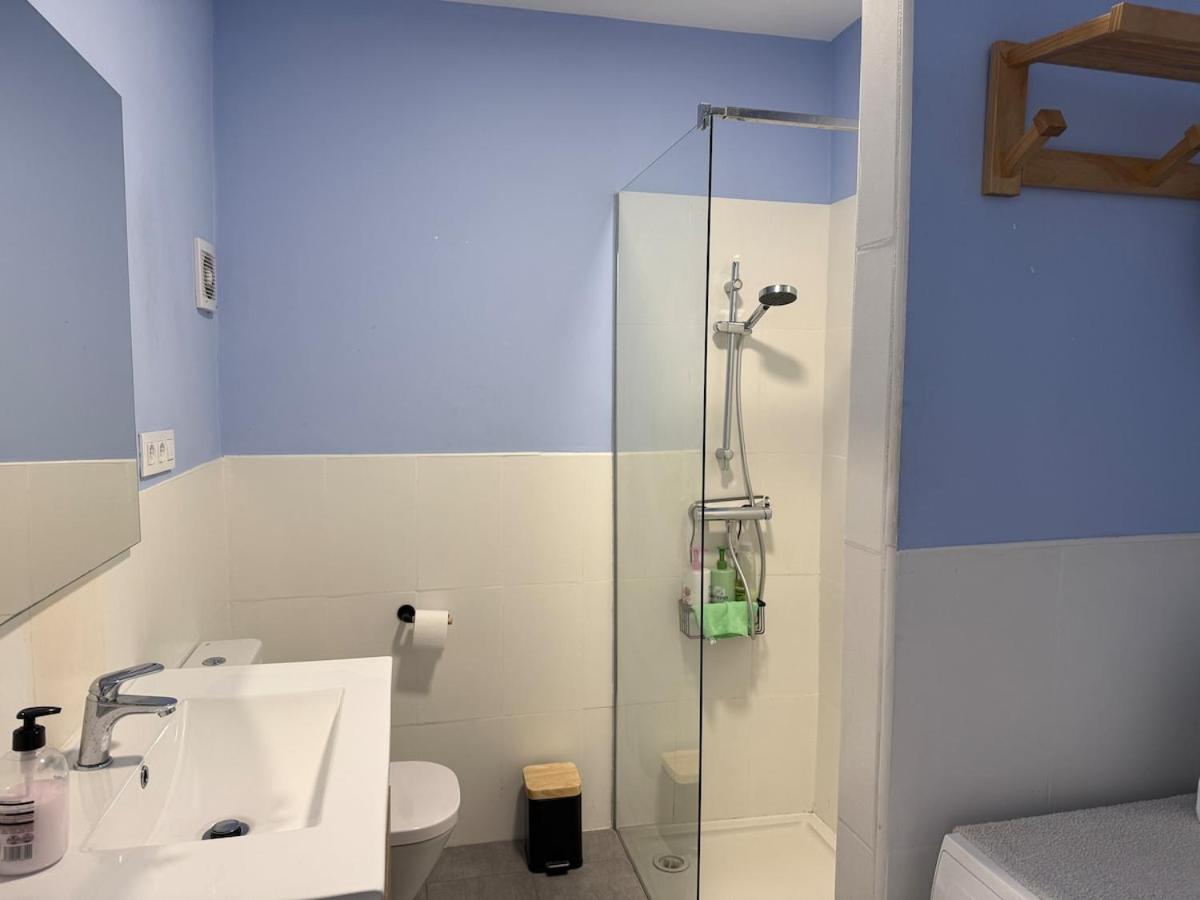 Centrally located M, bright and sunny apartment with terrace and pool views - B&B Playa de las Américas