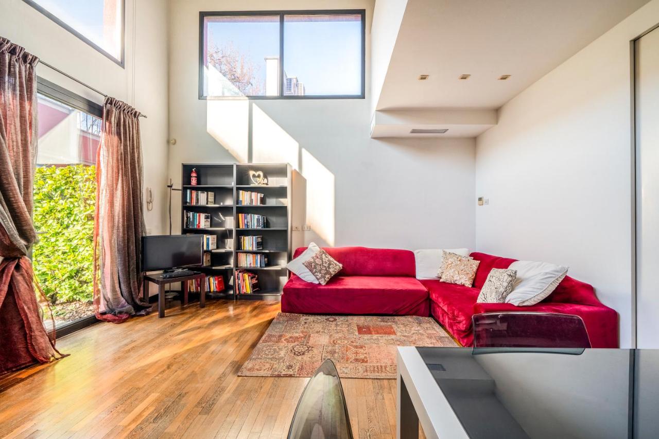 RED LOFTY Milano - Fashion Week - Executive Loft - Private Parking - Bed and Breakfast Milaan