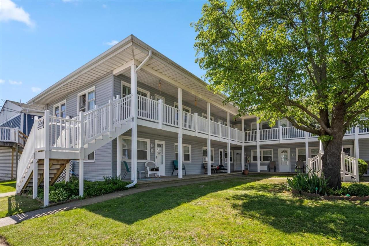Ocean Whisperers, 5 min Walk to Boardwalk & Beach, Just Renovated 2025 - B&B Ocean City