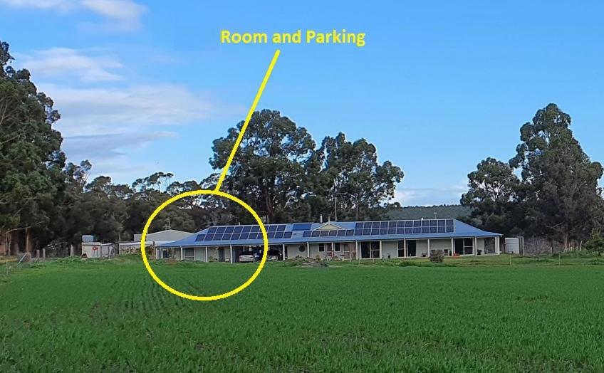 Eddies Beach Farm - King Bed - Room - B&B