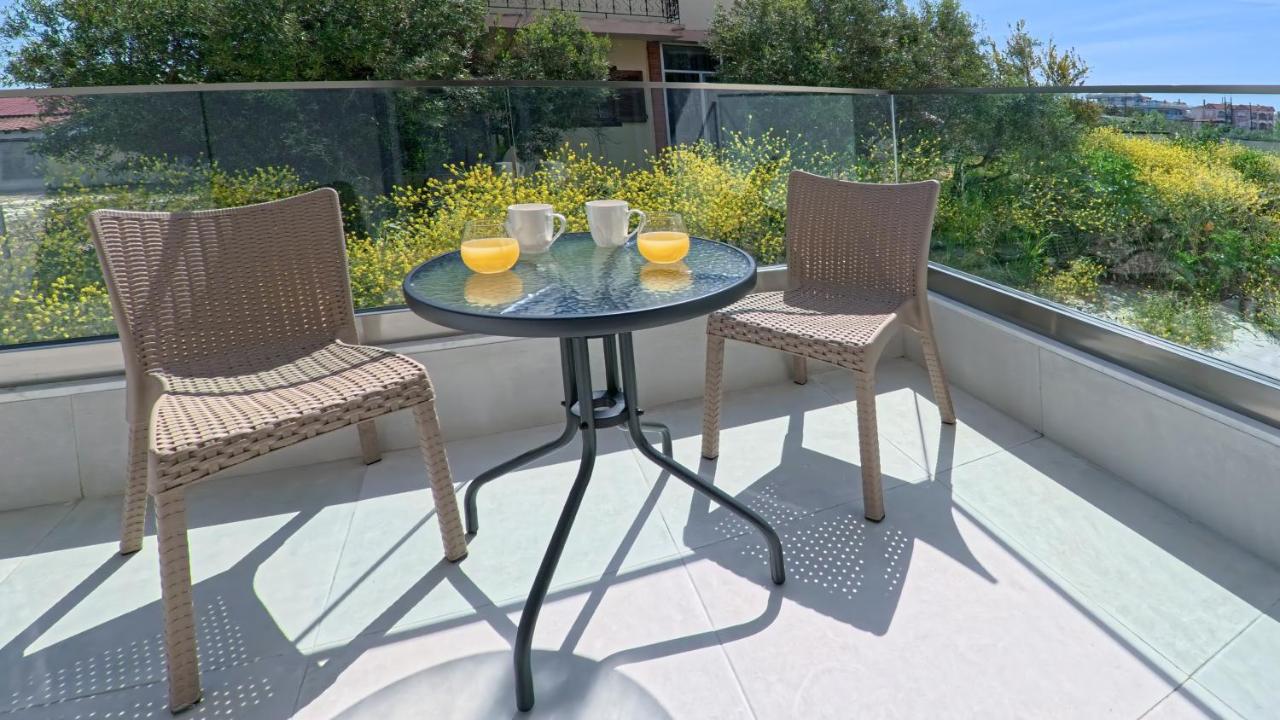 Christina Sunshine Apartments - Chambres d’hôtes Néa Plágia