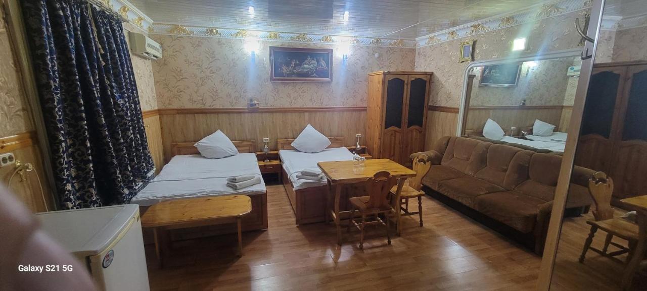 Deluxe Zimmer (2 Erwachsene & 1 Kind)