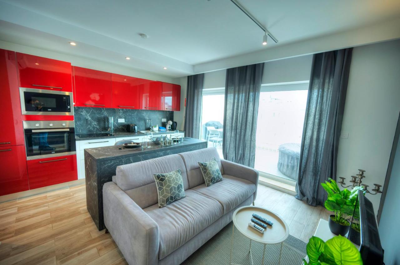 Luxury penthouse with sun terrace & jacuzzi RJOR1-1 - Ferienwohnung Il-Gżira