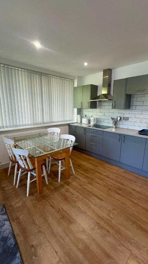 Spacious 2 Bedroom Flat City Centre - Bed and Breakfast