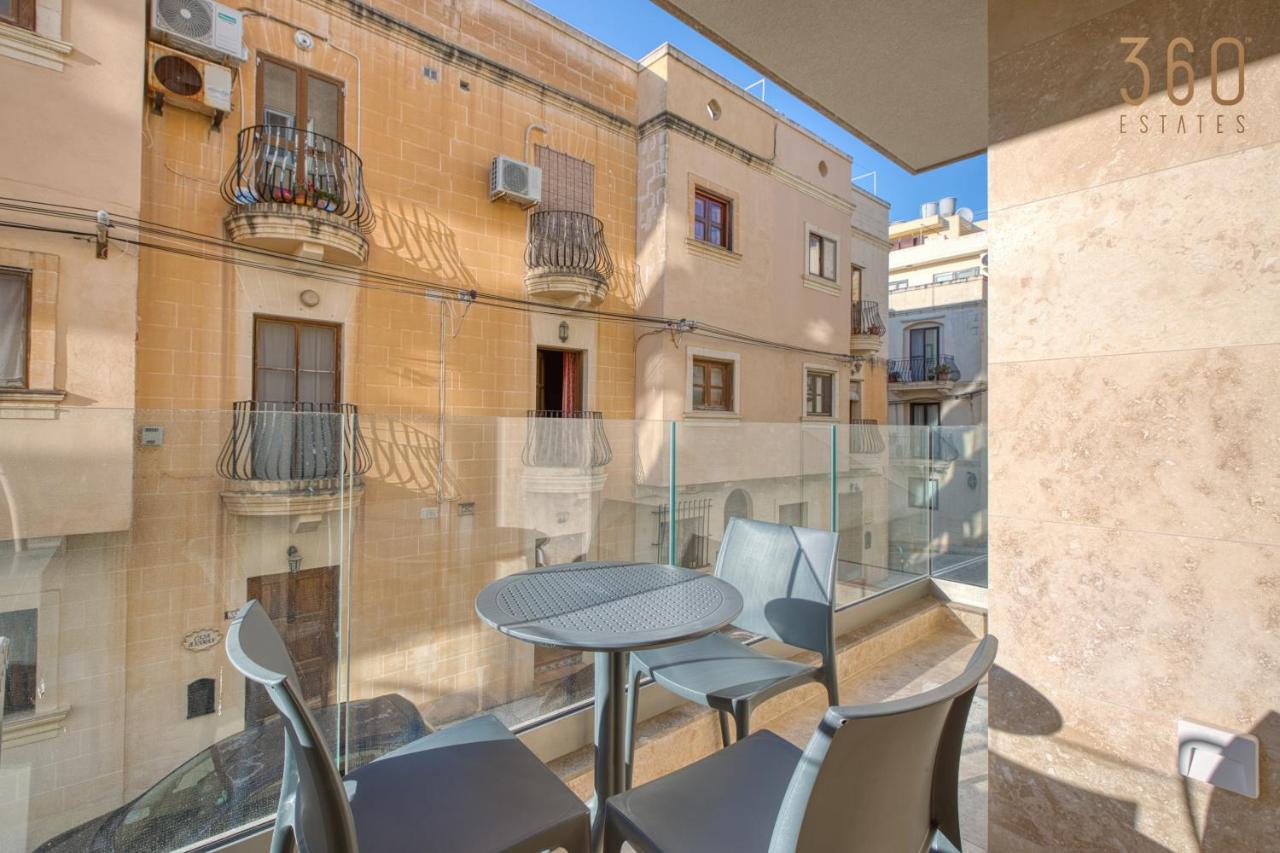 Apartment with Balcony