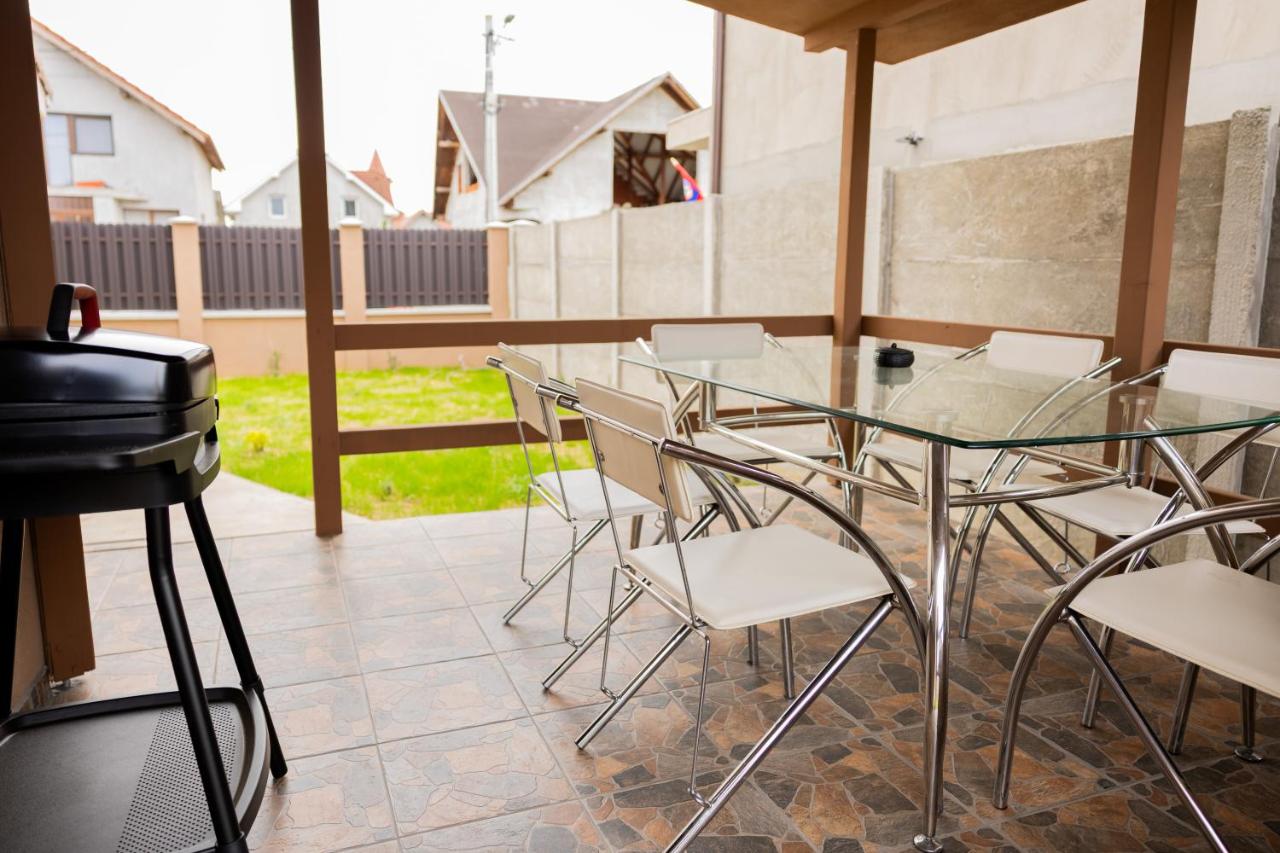 Stork House - Bed and Breakfast Sântandrei