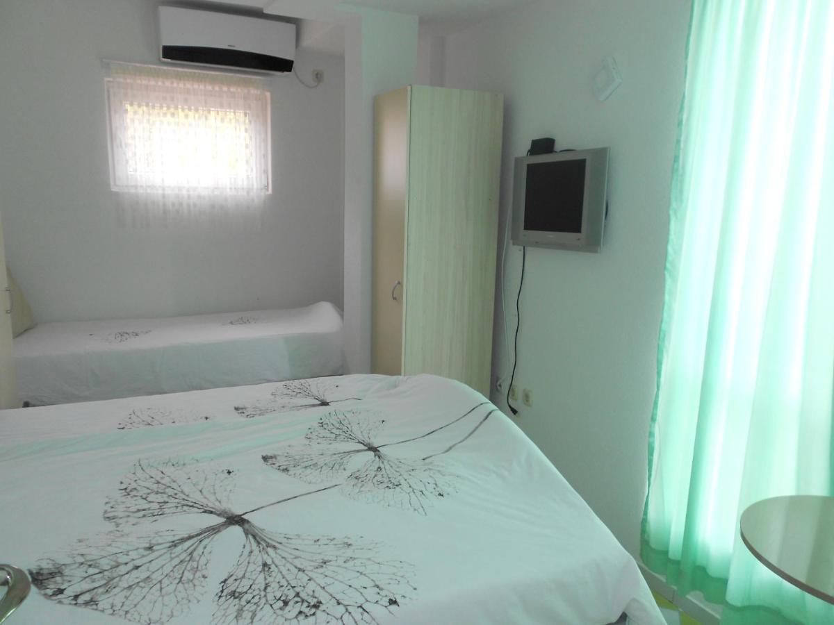 Studio with French Terrace (3 adults)