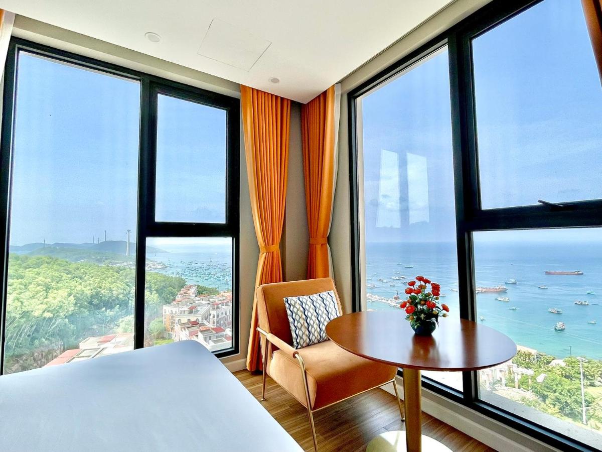 Two-Bedroom Apartment with Sea View