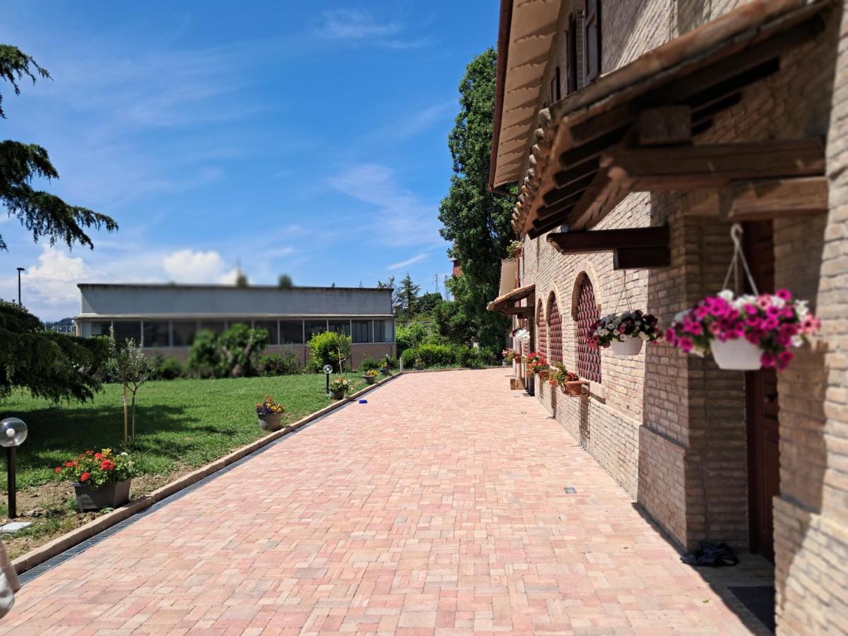 Holiday Inn Mirida - Bed and Breakfast Pesaro