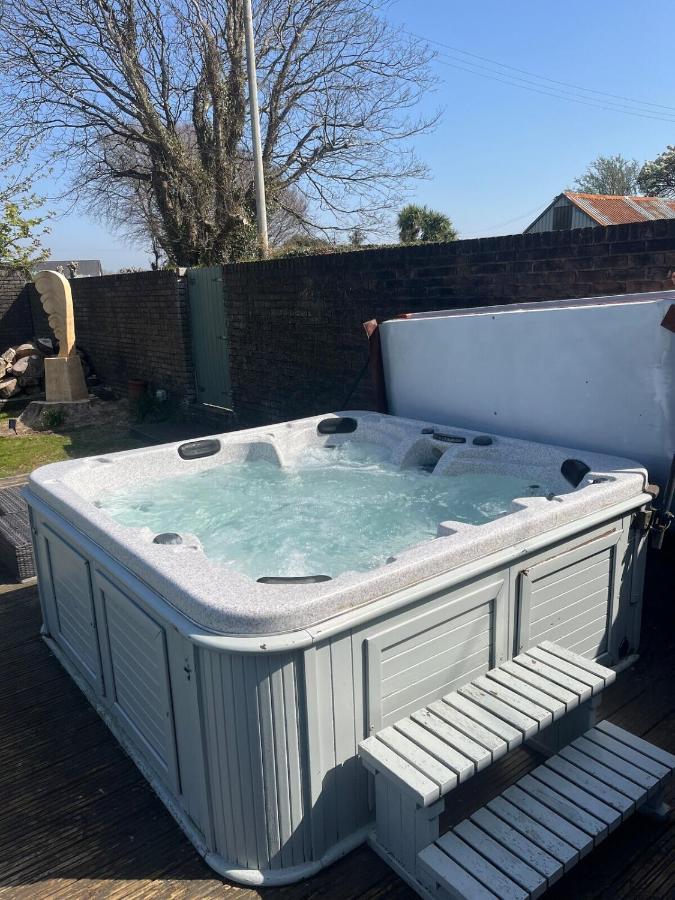 Seaview House - Free Hot Tub - B&B Parkmill